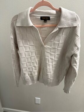TRUTH Cream Textured V‑Neck Collared Sweater